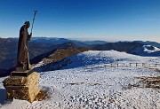 Monte Gugliemo dal sentiero nel Bosco degli Gnomi il 23 dicembre 2014   - FOTOGALLERY